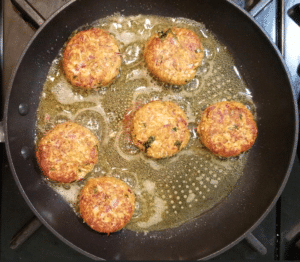 Cutlet cook in oil